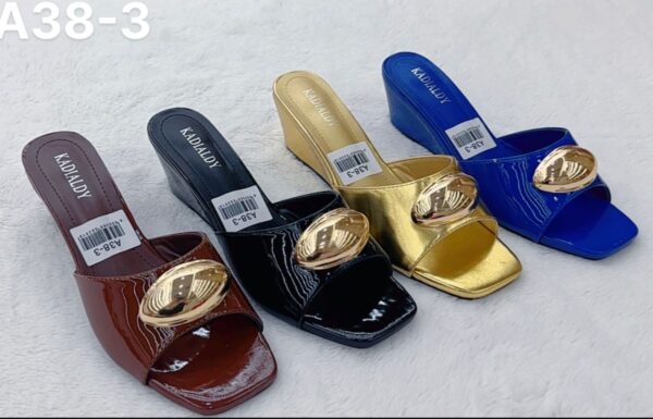 Sandales grande dame – Élégance et raffinement au féminin [M3A2]