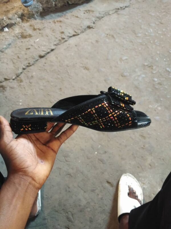 Sandales grande dame – Élégance et raffinement au féminin [M3A2]