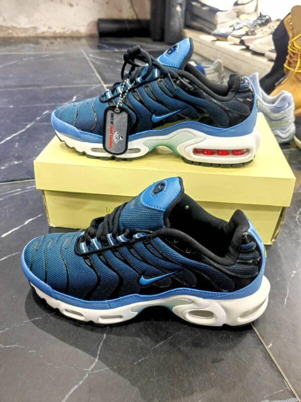 Nike Shox – Le parfait équilibre entre puissance, confort et style futuriste ! [M2A5]