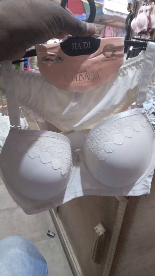 Ensemble soutien-gorge + sous-vêtements – Élégance, confort et confiance au quotidien [M1A6]