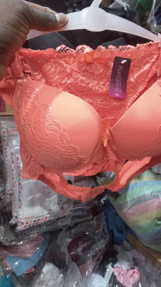 Ensemble soutien-gorge + sous-vêtements – Élégance, confort et confiance au quotidien [M1A6]