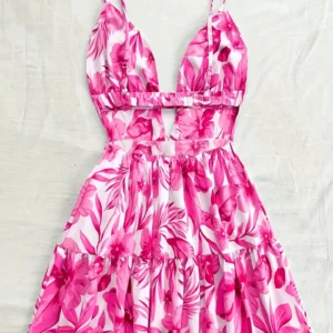 Élégante, légère et parfaite pour un look frais et féminin. [M5B2]