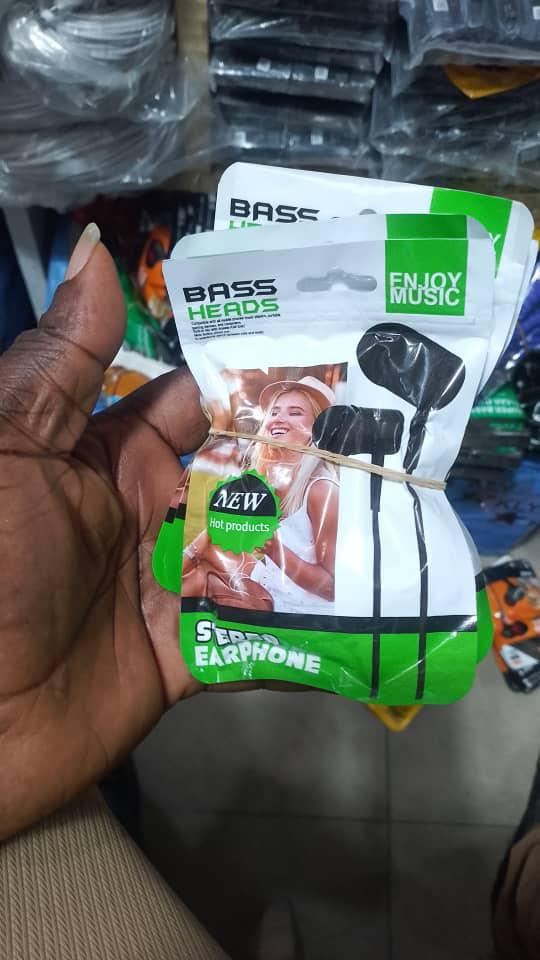 Écouteurs avec fil – Oraimo, JBL, Infinix, Realme & VNP : son clair et confort assuré [E3A1]