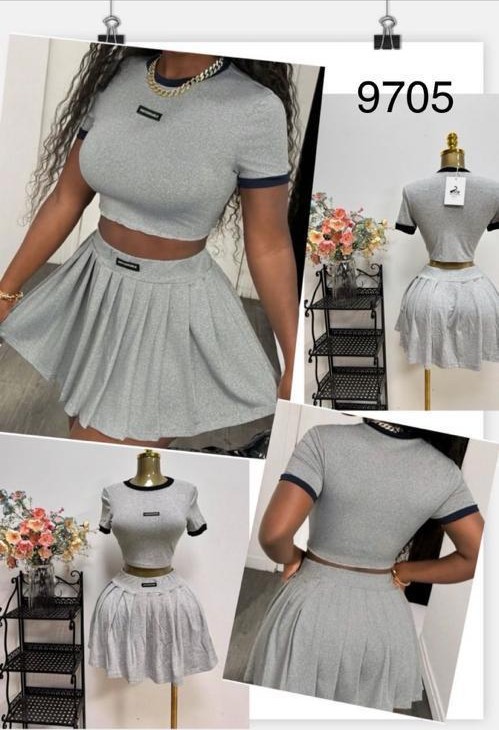 Ensemble deux pièces gris tendance – Crop top & jupe plissée [M5A8]