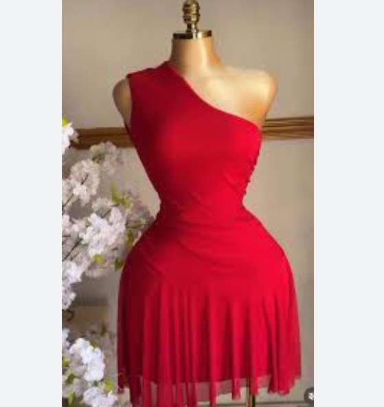 Robe courte rouge asymétrique – Élégance audacieuse & allure glamour [M5B5]
