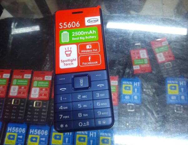 Swisse S5606 – Téléphone à très grosse batterie [E4A3]