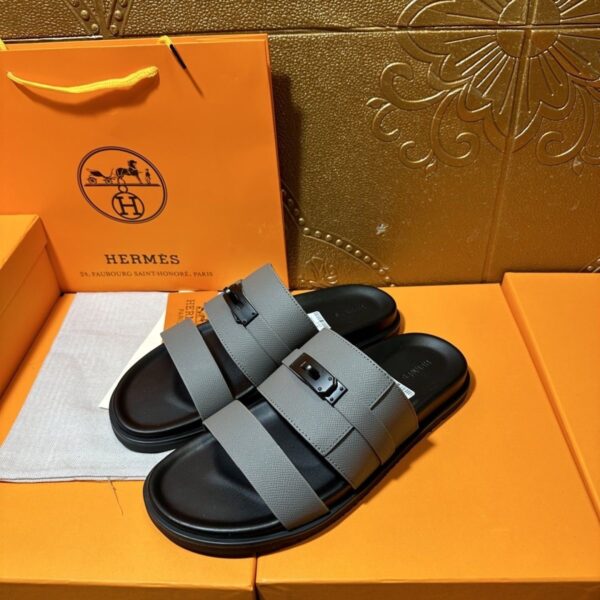 Hermès Jackson Sandals – Élégance Minimaliste & Raffinement Iconique [M8A5]