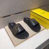 Fendi Diagonal Slides – L’Élégance Décontractée Signée Fendi [M8A4]