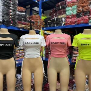 Crop top “BABY GIRL” – Côtés froncés pour un style mignon et tendance [M5B8]