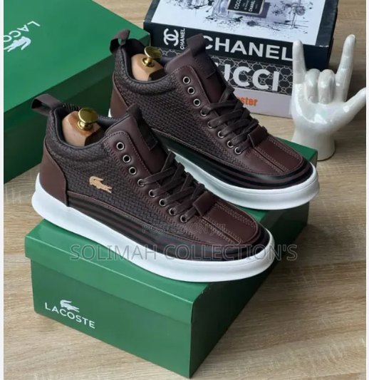 Baskets Homme Lacoste – Élégance sportive et confort au quotidien [M13A5]