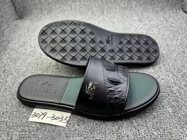 Claquettes Lacoste Homme Noires – Sangle Motif Crocodile & Détails Verts [M13A8]