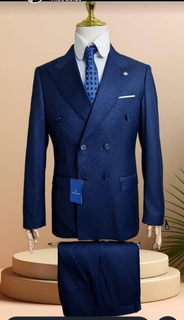 Costume Homme Bleu Marine Croisé – Élégance et Sophistication [M20A2]