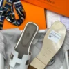 Sandales Hermès Oran blanches – Élégance iconique et minimaliste [HM1A7]