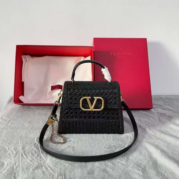 Sac Valentino Garavani Petit Modèle à Poignée – Matière Tressée Noire [M19A7]