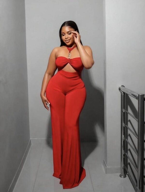 Combinaison Pantalon Flare – Col Halter & Détail Cut-Out [M22A3]