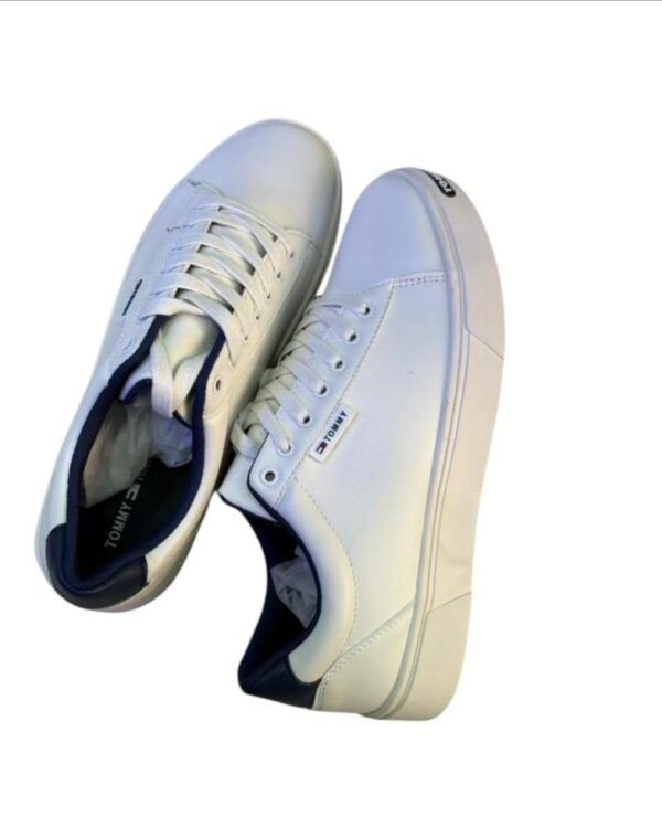 Tommy Hilfiger – Essential Leather Cupsole Trainers (Blanc) [M21D5]