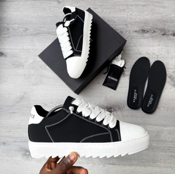 NUMERIS Atelier – Contrast Stitching Sneakers (Black) [M23A2]